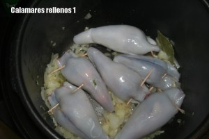 Una vez limpios, se les da la vuelta para rellenarlos