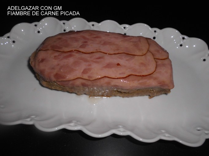 Una vez desmoldado, solo resta dejar enfriar, cortar en lonchas y servir acompañado por una ensalada fresca