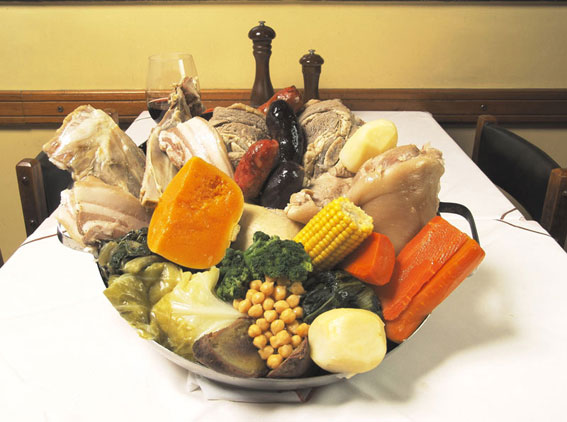 Y aqui, el magnifico puchero servido en "El imparcial"