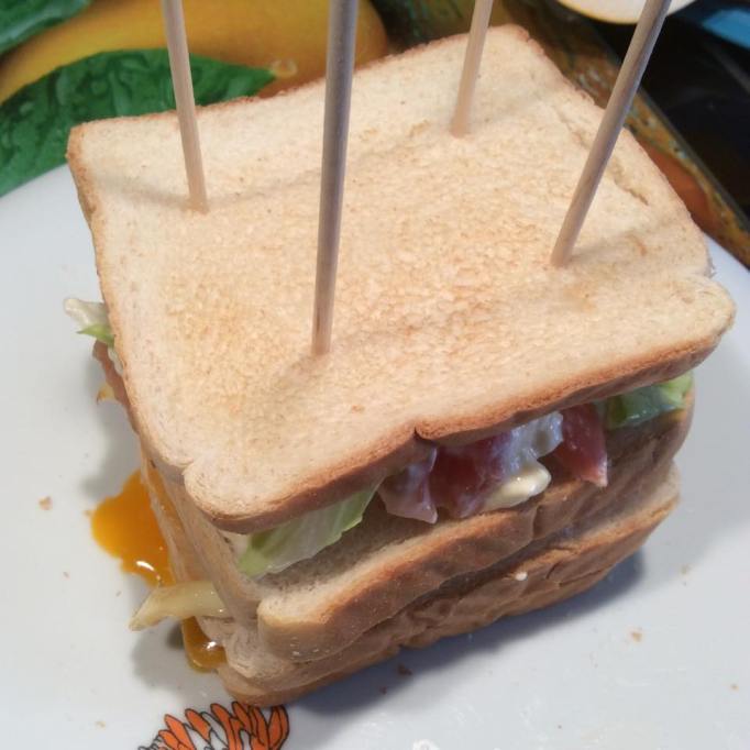 El huevo y el cheddar empiezan a hacer de las suyas...